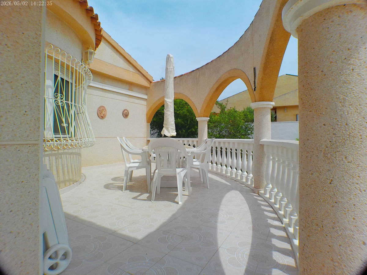 Se vende Villa - Chalet de 3 dormitorios en Costa Blanca, Alicante, España