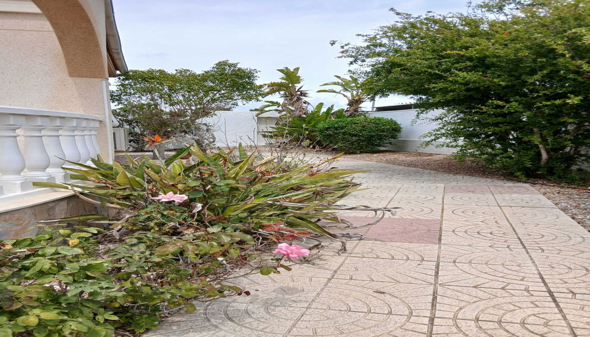 Se vende Villa - Chalet de 3 dormitorios en Costa Blanca, Alicante, España