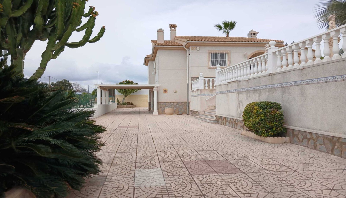 Se vende Villa - Chalet de 3 dormitorios en Costa Blanca, Alicante, España