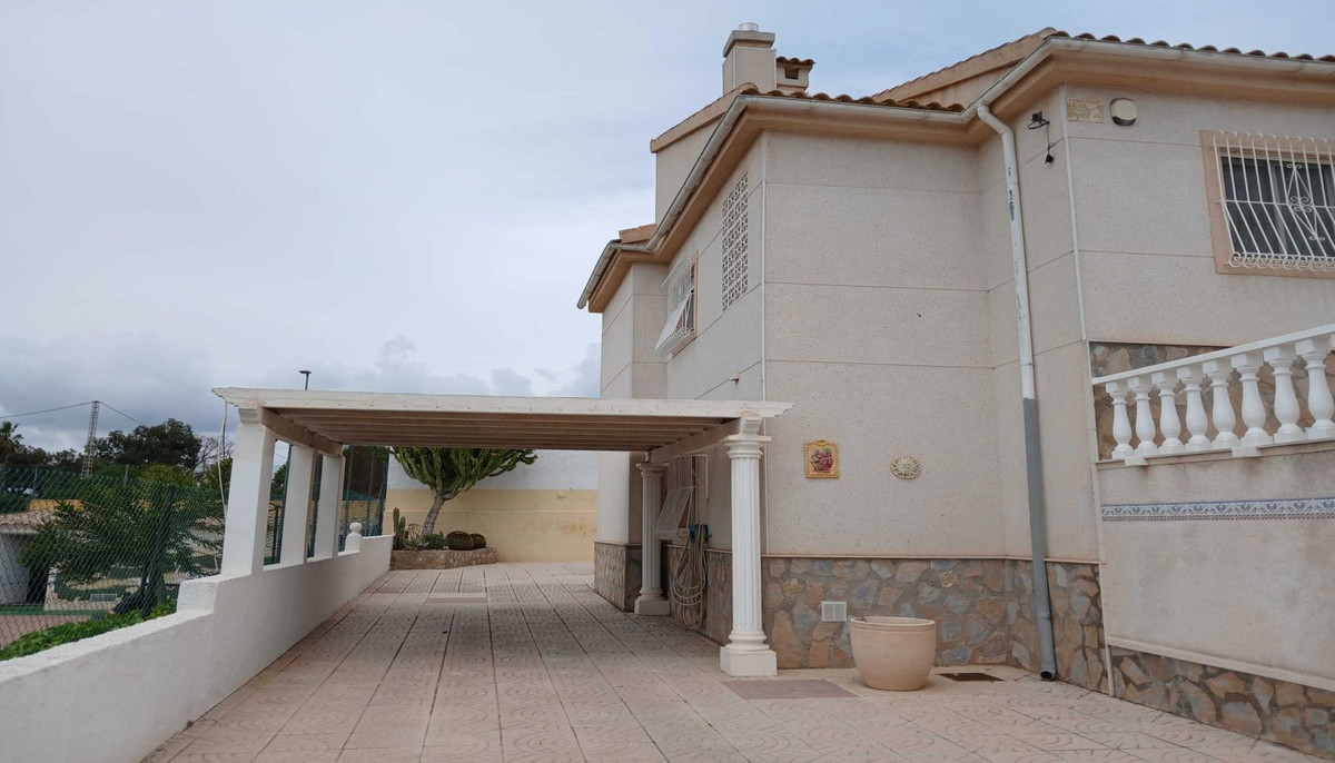 Se vende Villa - Chalet de 3 dormitorios en Costa Blanca, Alicante, España