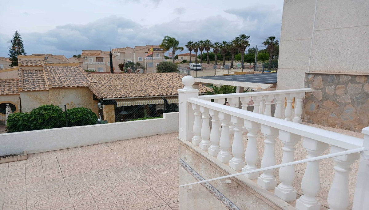 Se vende Villa - Chalet de 3 dormitorios en Costa Blanca, Alicante, España