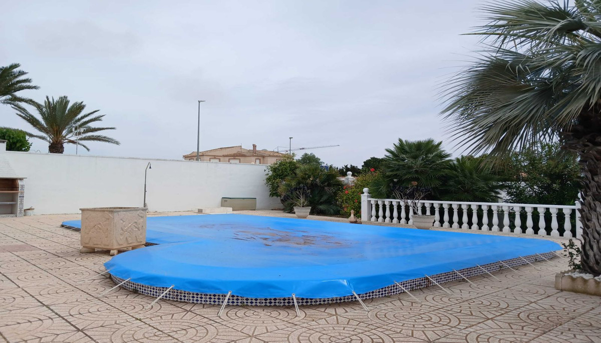 Se vende Villa - Chalet de 3 dormitorios en Costa Blanca, Alicante, España