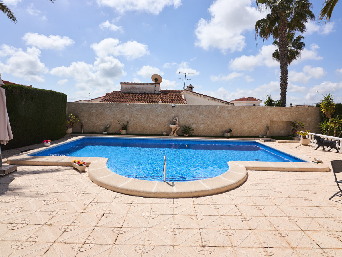 Se vende Villa - Chalet de 4 dormitorios en Costa Blanca, Alicante, España