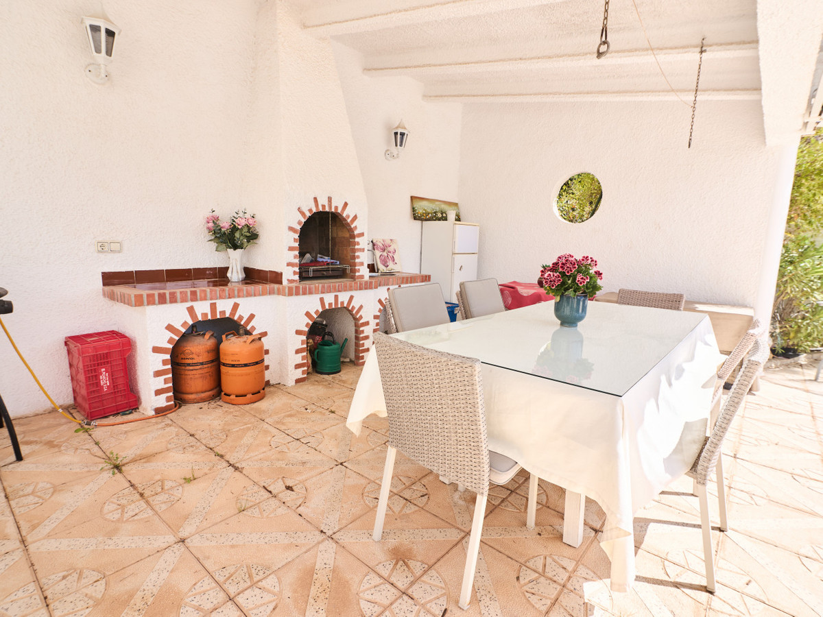 Se vende Villa - Chalet de 4 dormitorios en Costa Blanca, Alicante, España