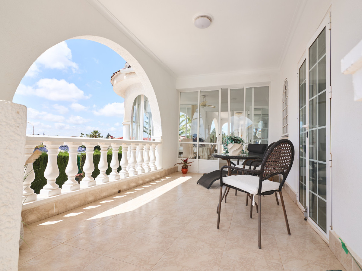 Se vende Villa - Chalet de 4 dormitorios en Costa Blanca, Alicante, España