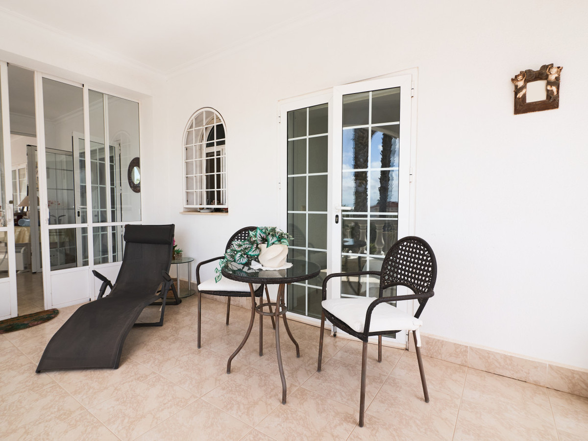 Se vende Villa - Chalet de 4 dormitorios en Costa Blanca, Alicante, España
