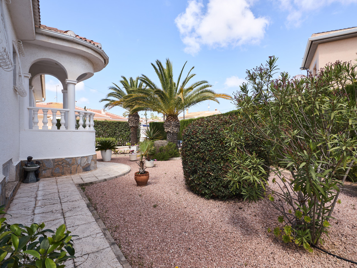 Se vende Villa - Chalet de 4 dormitorios en Costa Blanca, Alicante, España