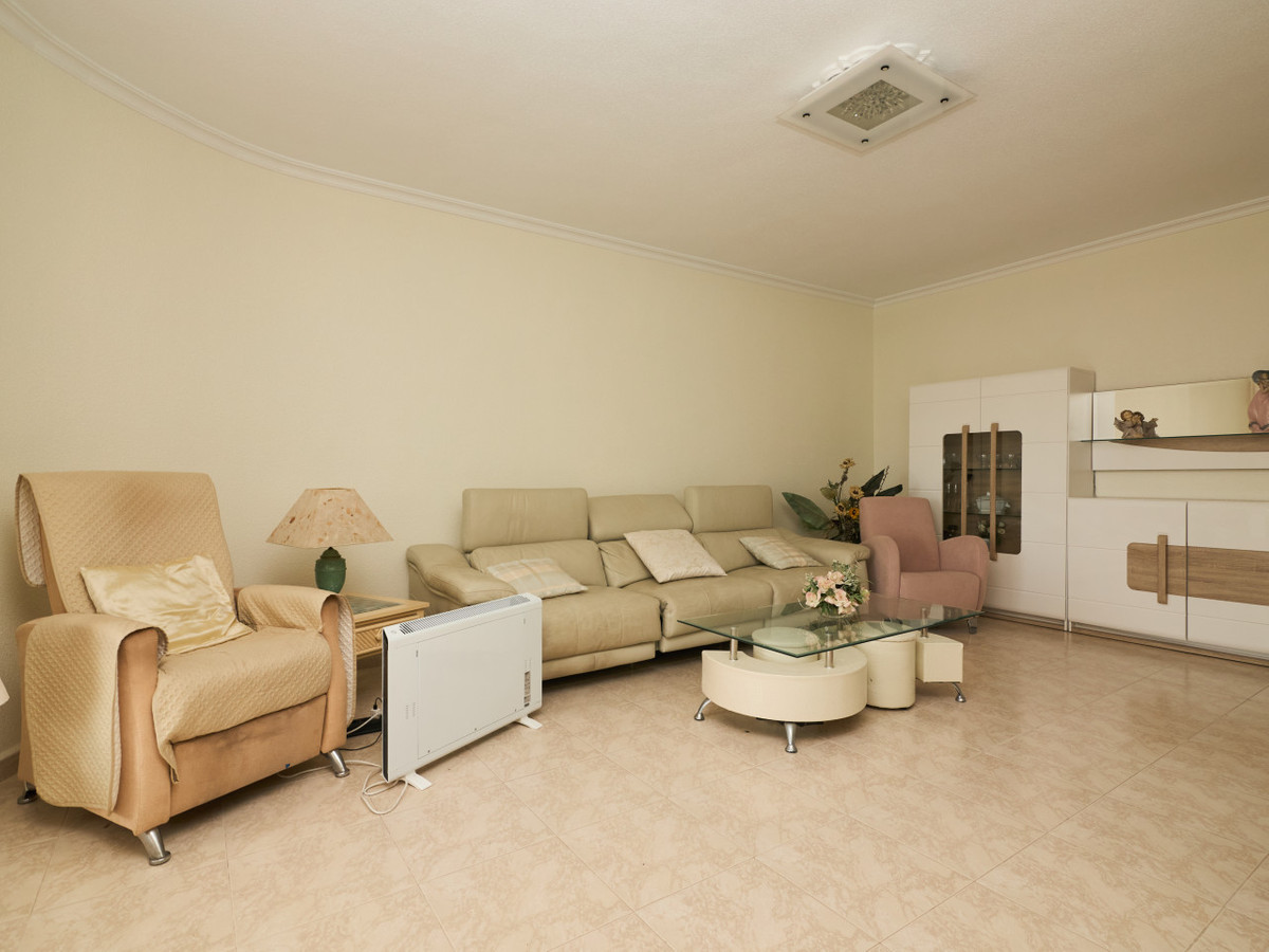 Se vende Villa - Chalet de 4 dormitorios en Costa Blanca, Alicante, España