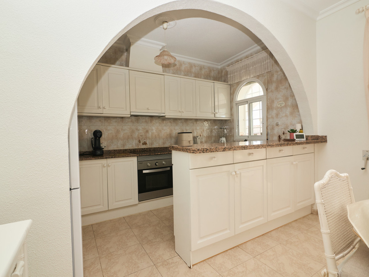 Se vende Villa - Chalet de 4 dormitorios en Costa Blanca, Alicante, España