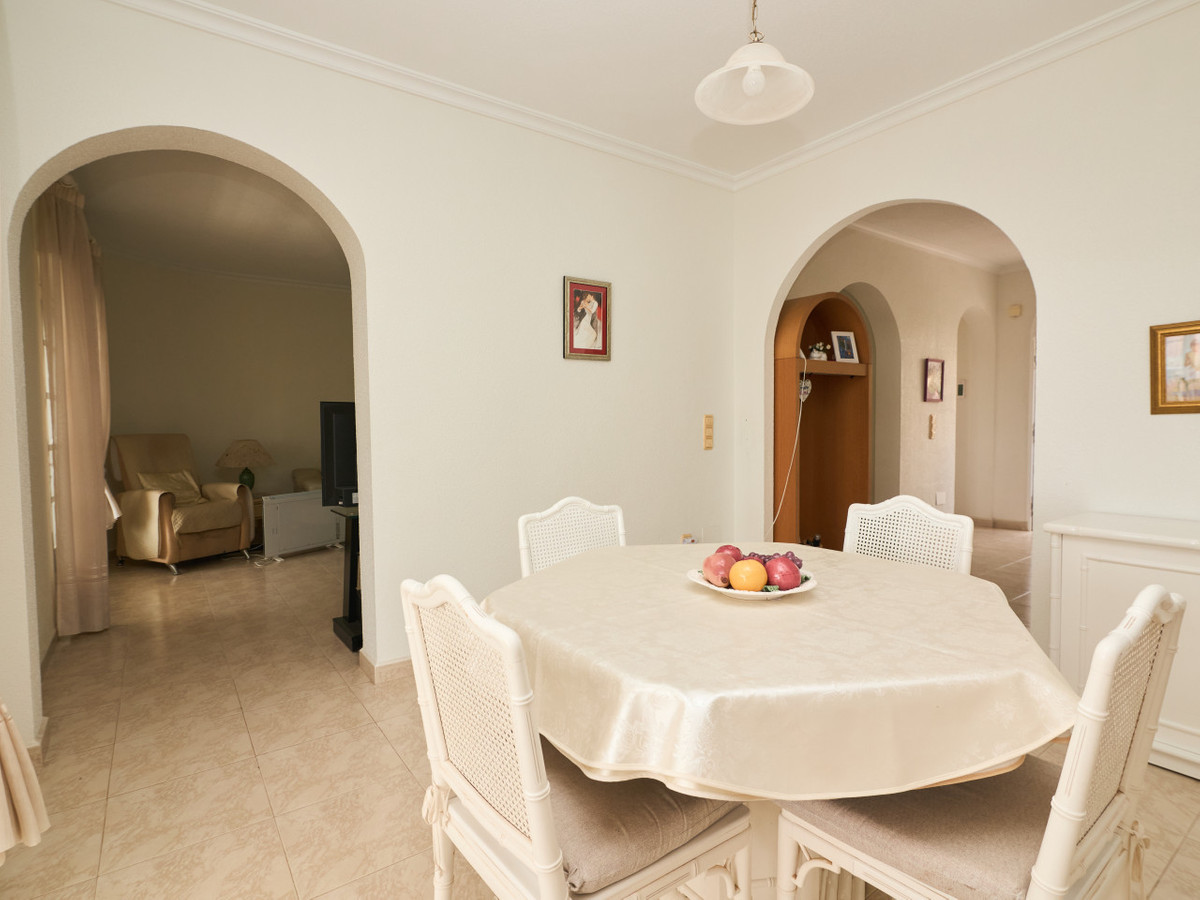 Se vende Villa - Chalet de 4 dormitorios en Costa Blanca, Alicante, España