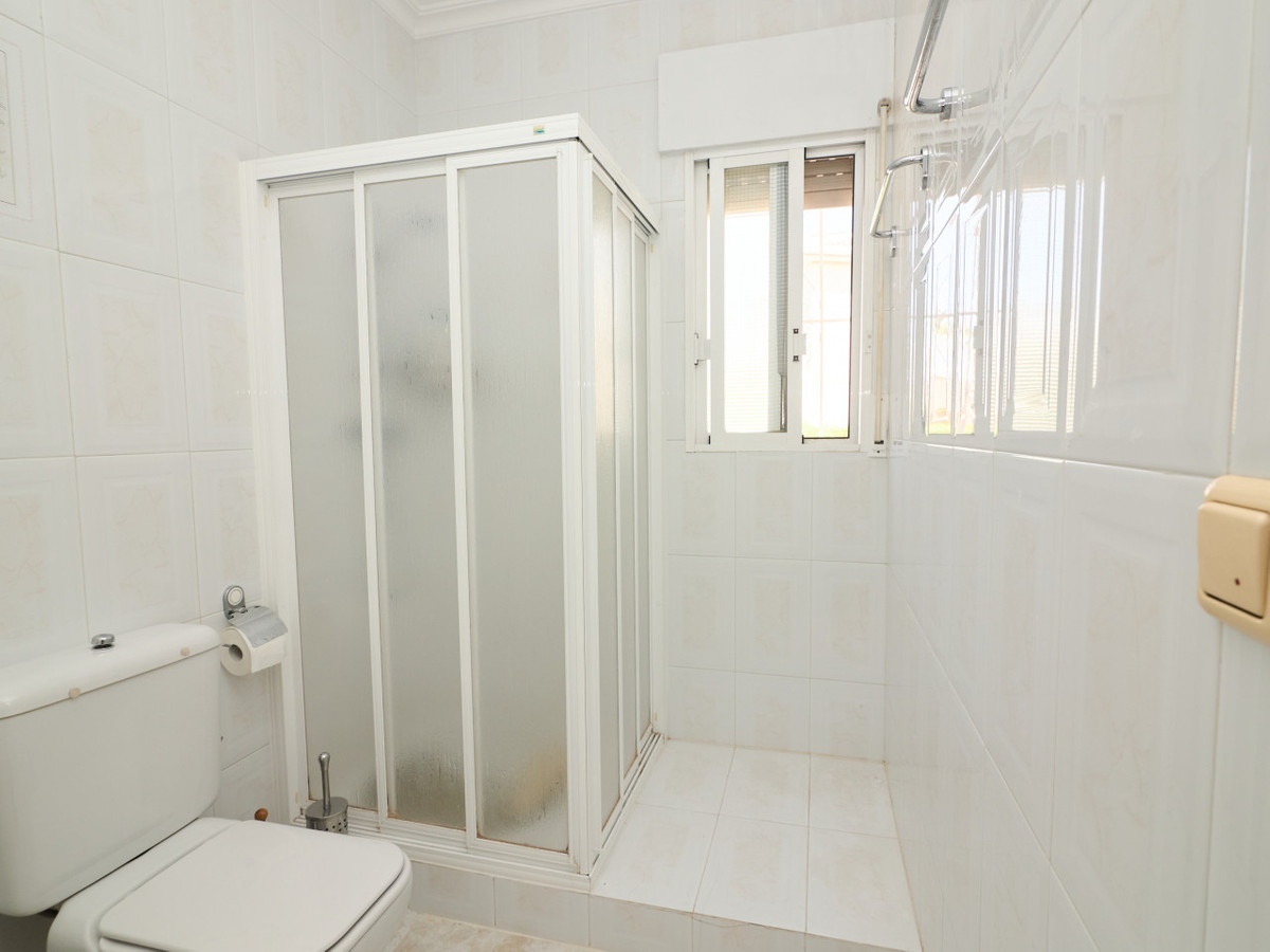 Se vende Villa - Chalet de 4 dormitorios en Costa Blanca, Alicante, España