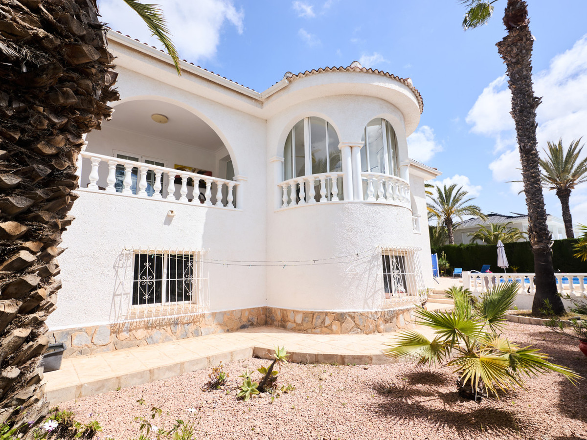 Se vende Villa - Chalet de 4 dormitorios en Costa Blanca, Alicante, España