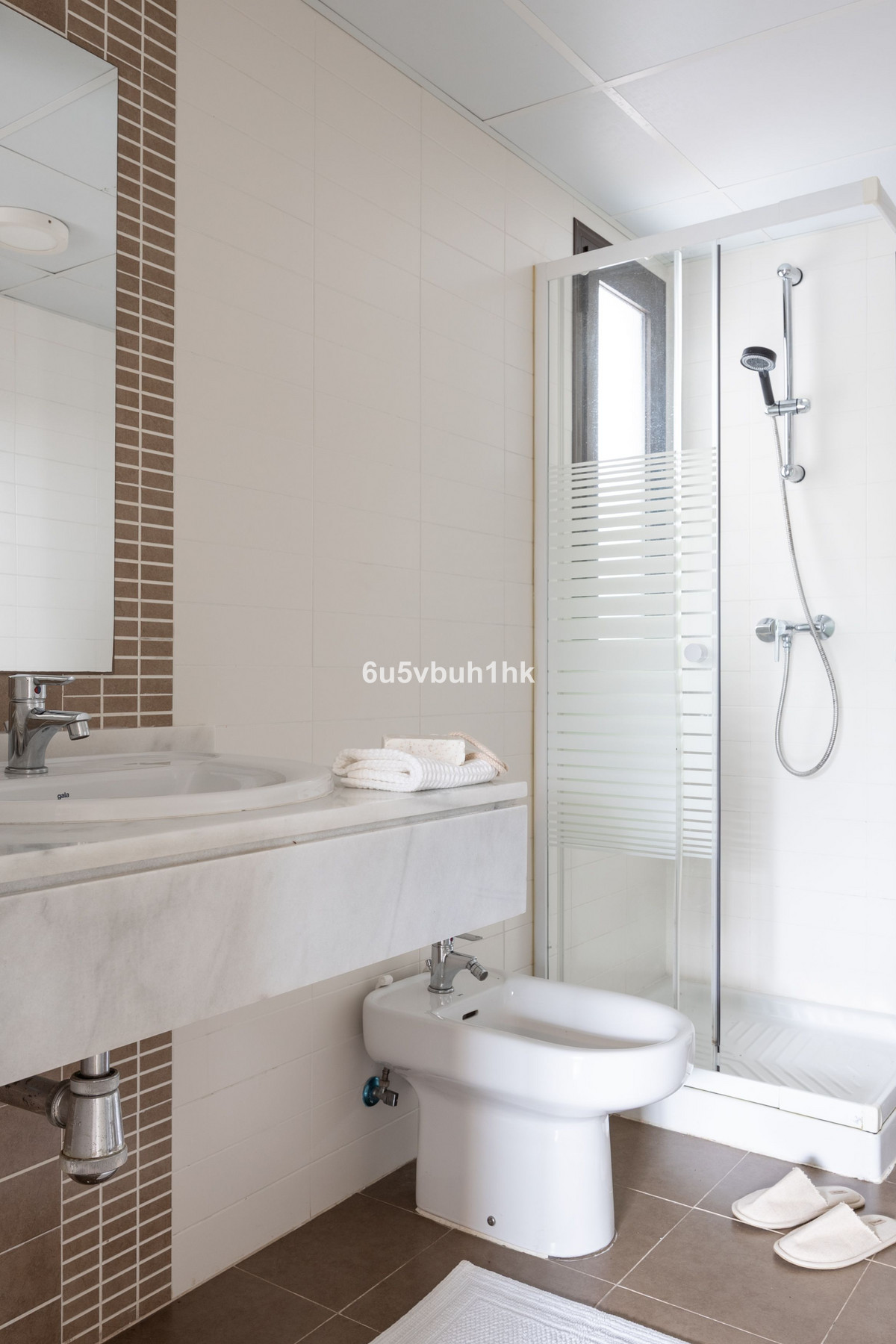 Se vende Apartamento Planta Baja de 3 dormitorios en Costa Del Sol, Málaga, España