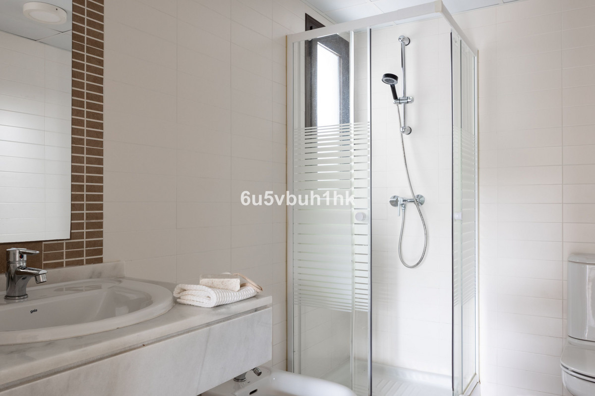 Se vende Apartamento Planta Baja de 3 dormitorios en Costa Del Sol, Málaga, España