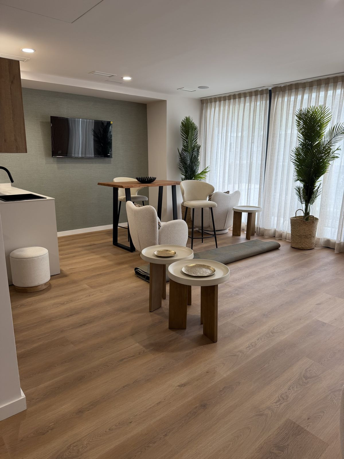 2 Bed Apartment for sale in Estepona Costa Del Sol, Málaga, Spain