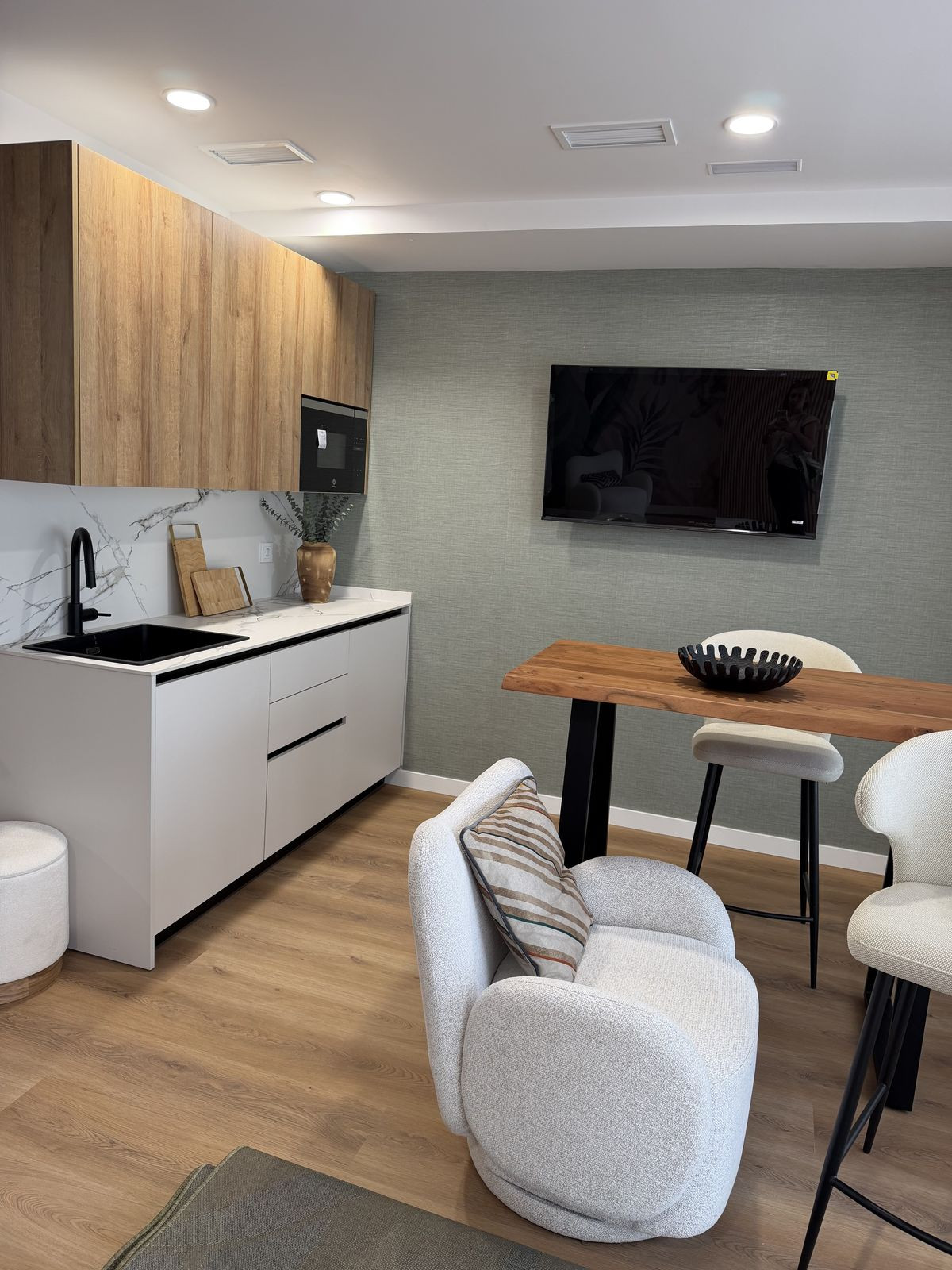 2 Bed Apartment for sale in Estepona Costa Del Sol, Málaga, Spain