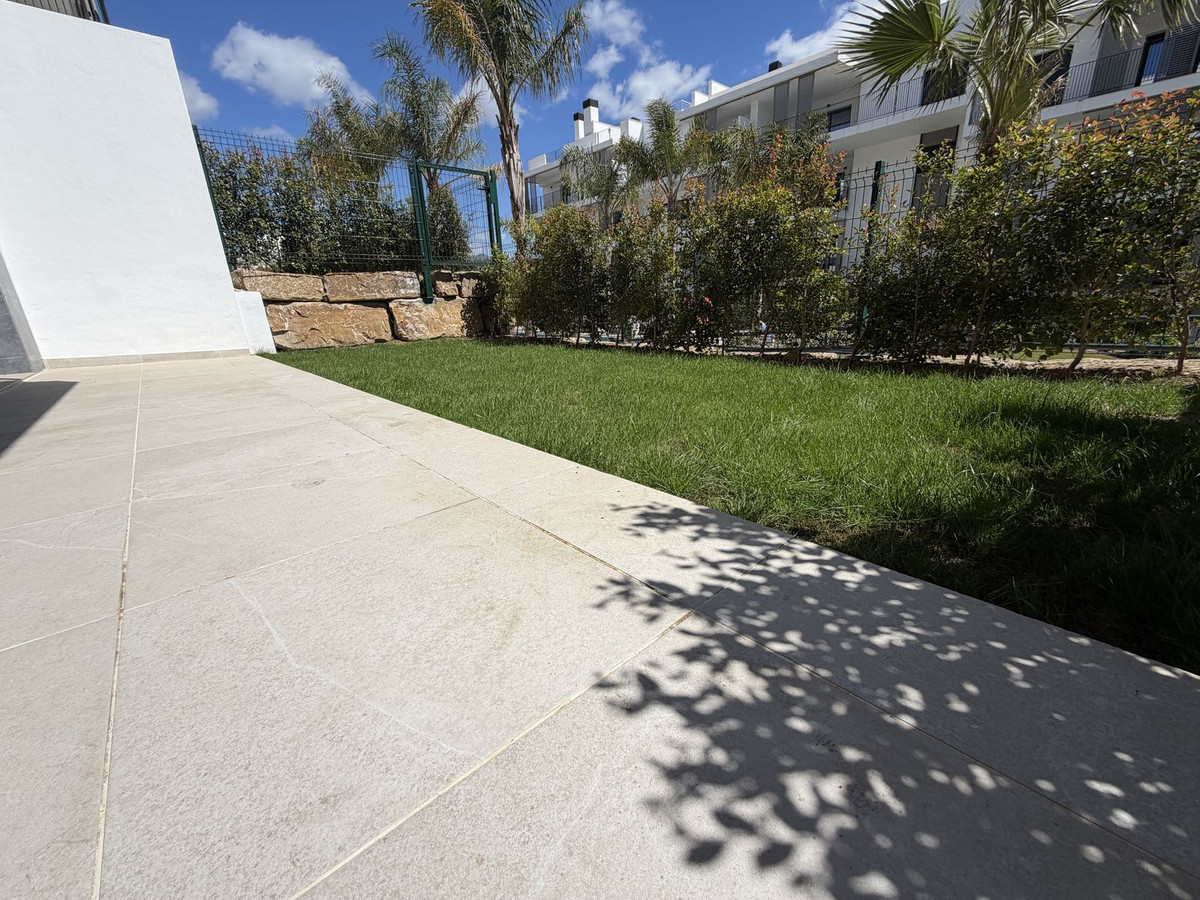 2 Bed Apartment for sale in Estepona Costa Del Sol, Málaga, Spain