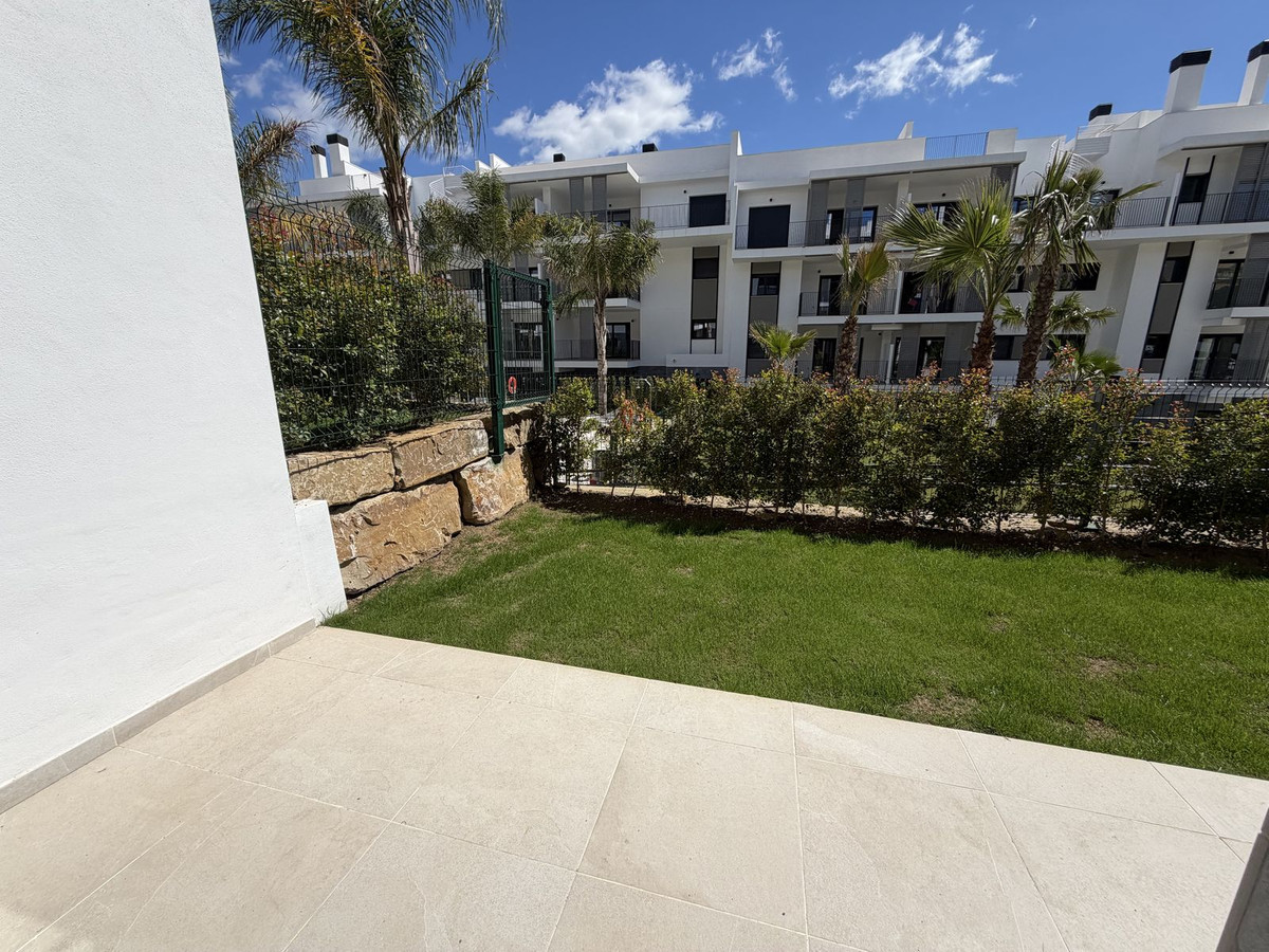 2 Bed Apartment for sale in Estepona Costa Del Sol, Málaga, Spain