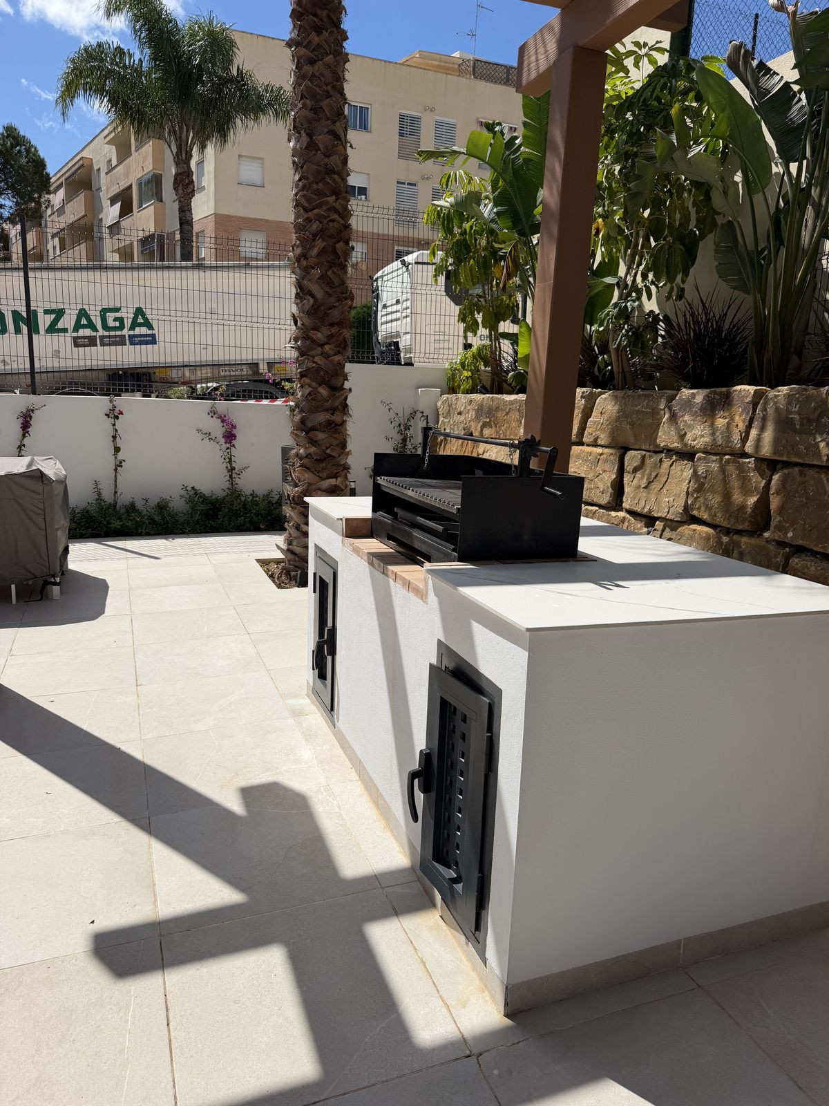 2 Bed Apartment for sale in Estepona Costa Del Sol, Málaga, Spain