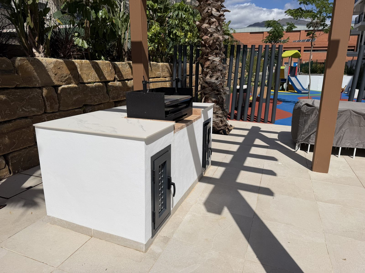 2 Bed Apartment for sale in Estepona Costa Del Sol, Málaga, Spain