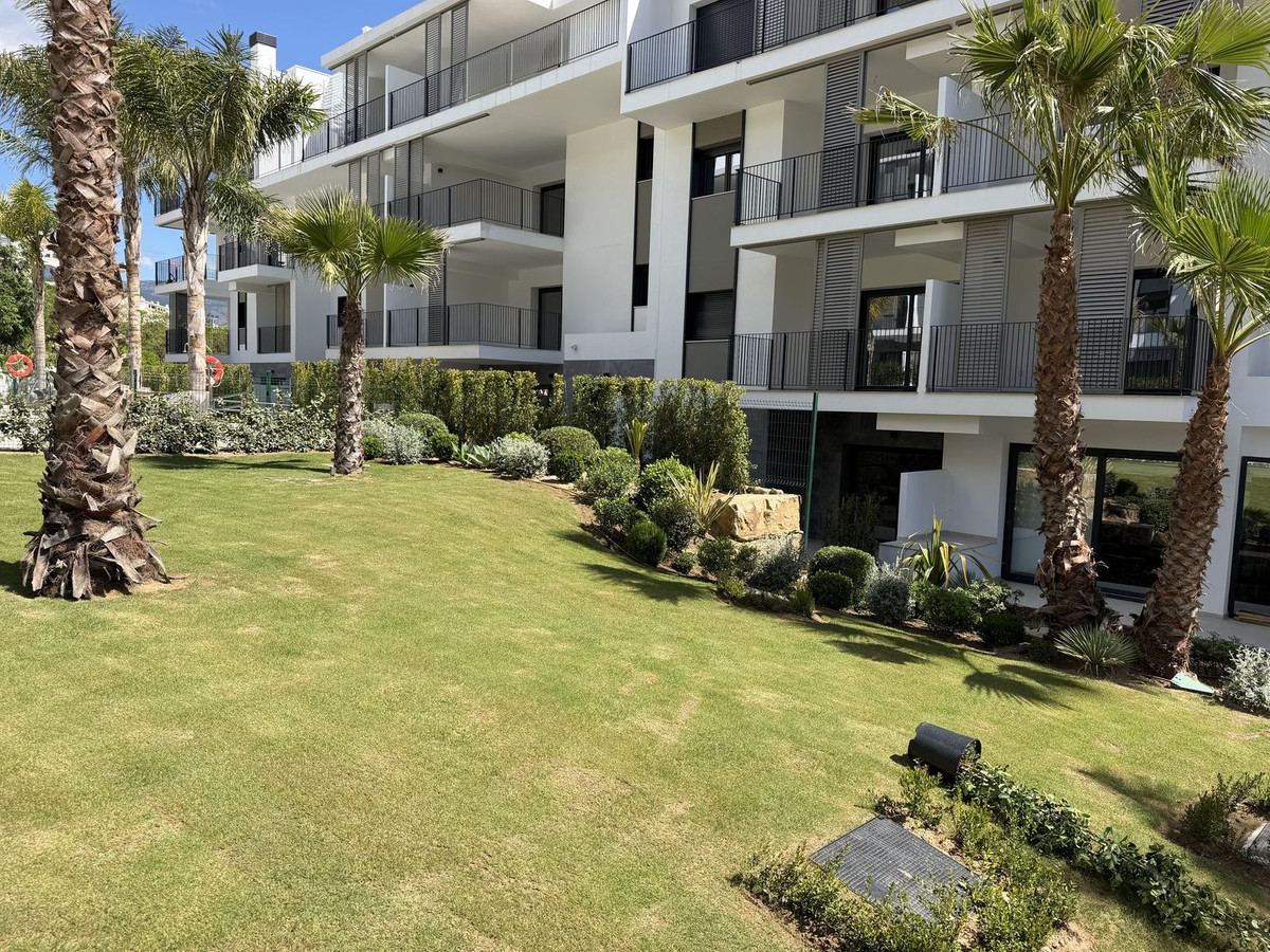 2 Bed Apartment for sale in Estepona Costa Del Sol, Málaga, Spain