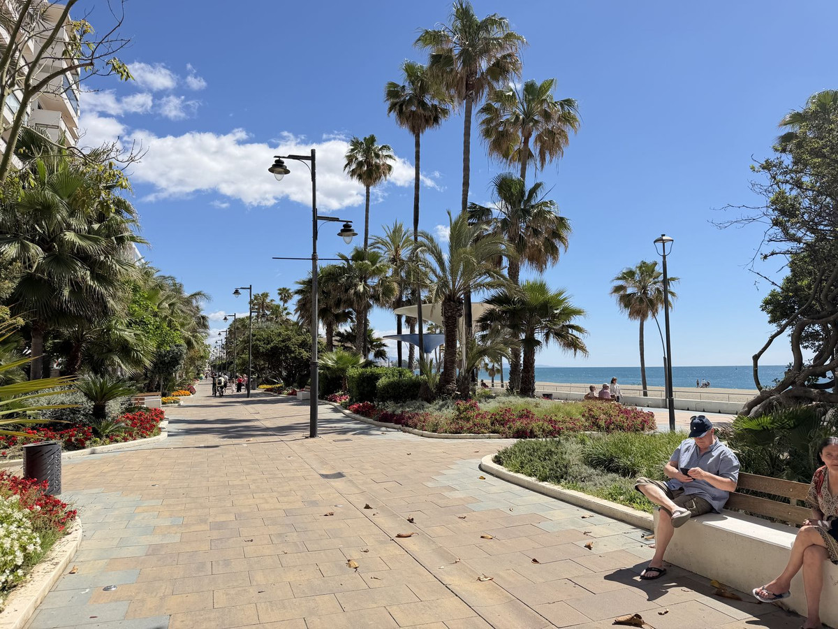 2 Bed Apartment for sale in Estepona Costa Del Sol, Málaga, Spain