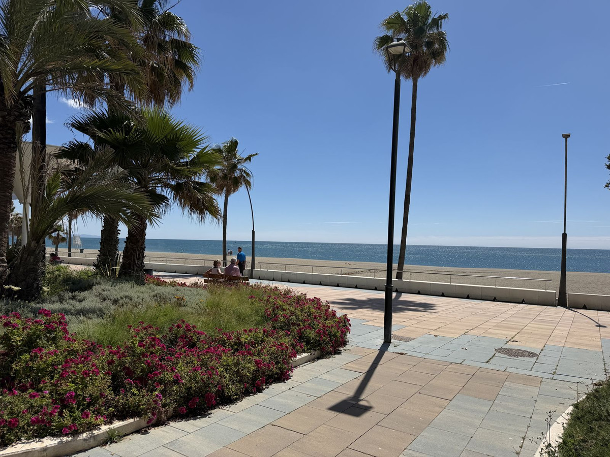 2 Bed Apartment for sale in Estepona Costa Del Sol, Málaga, Spain