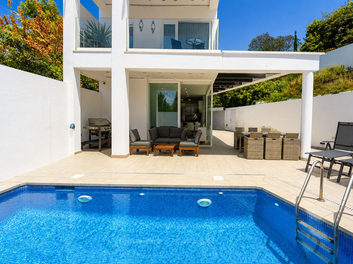 2 Bed Townhouse for sale in Torreblanca Costa Del Sol, Málaga, Spain