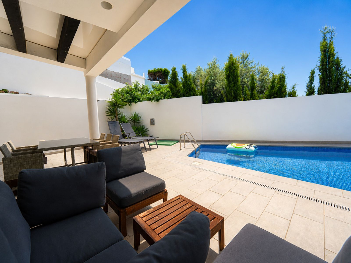 2 Bed Townhouse for sale in Torreblanca Costa Del Sol, Málaga, Spain