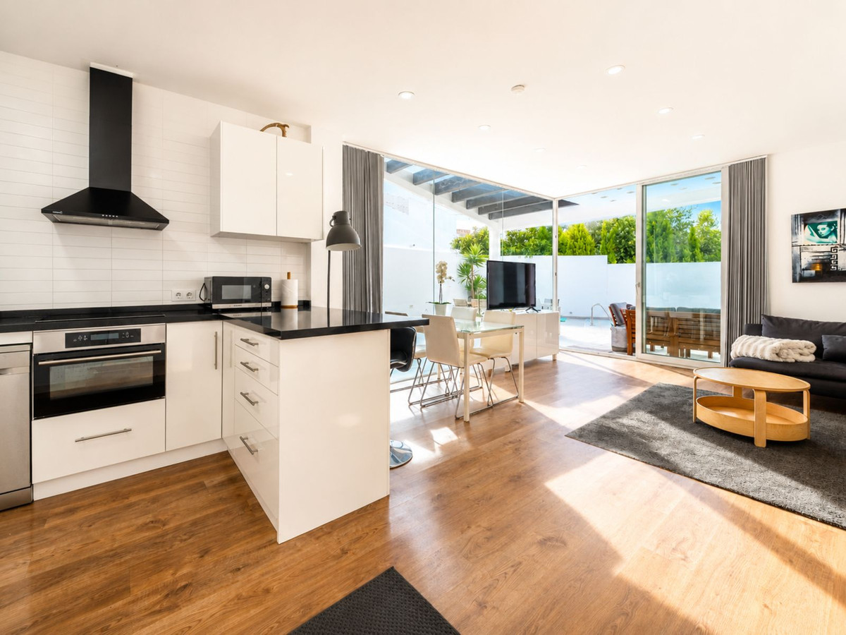 2 Bed Townhouse for sale in Torreblanca Costa Del Sol, Málaga, Spain