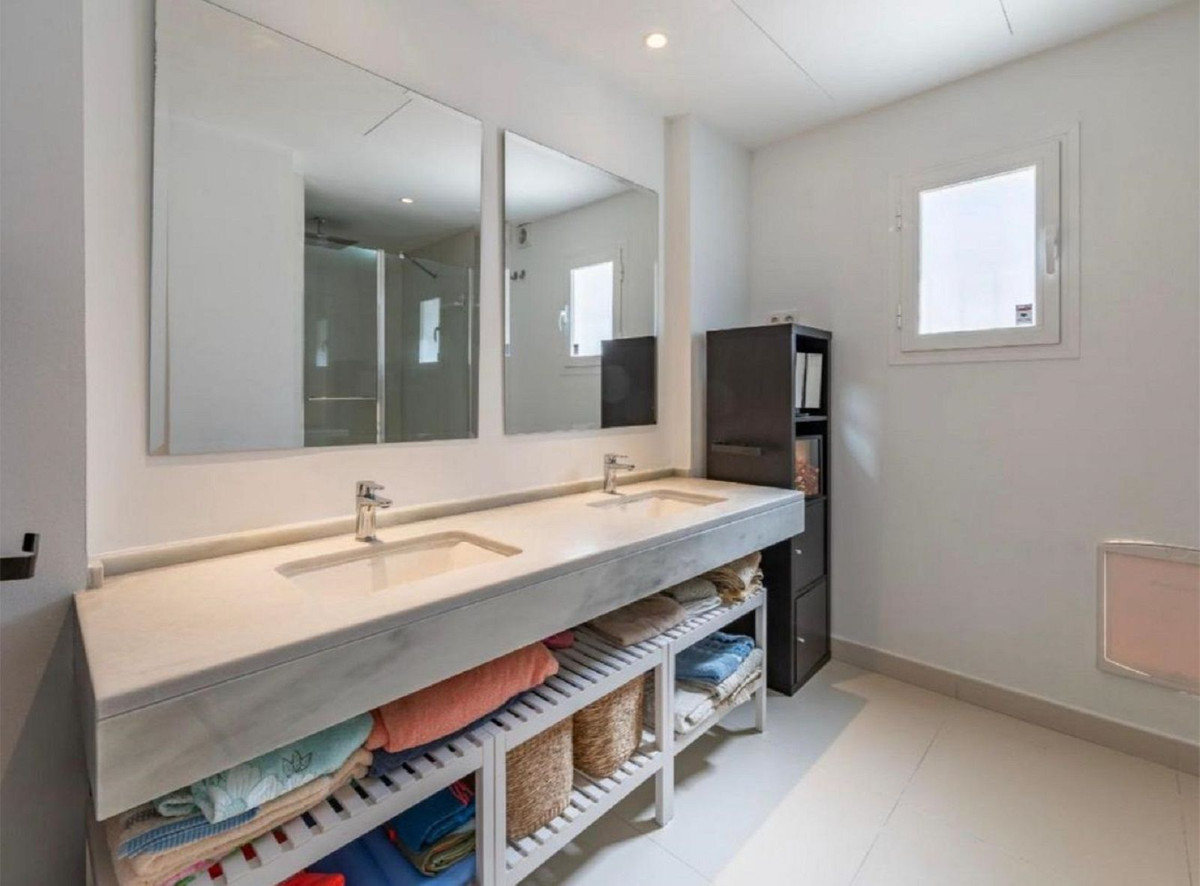 4 Bed Townhouse for sale in Benalmadena Costa Del Sol, Málaga, Spain