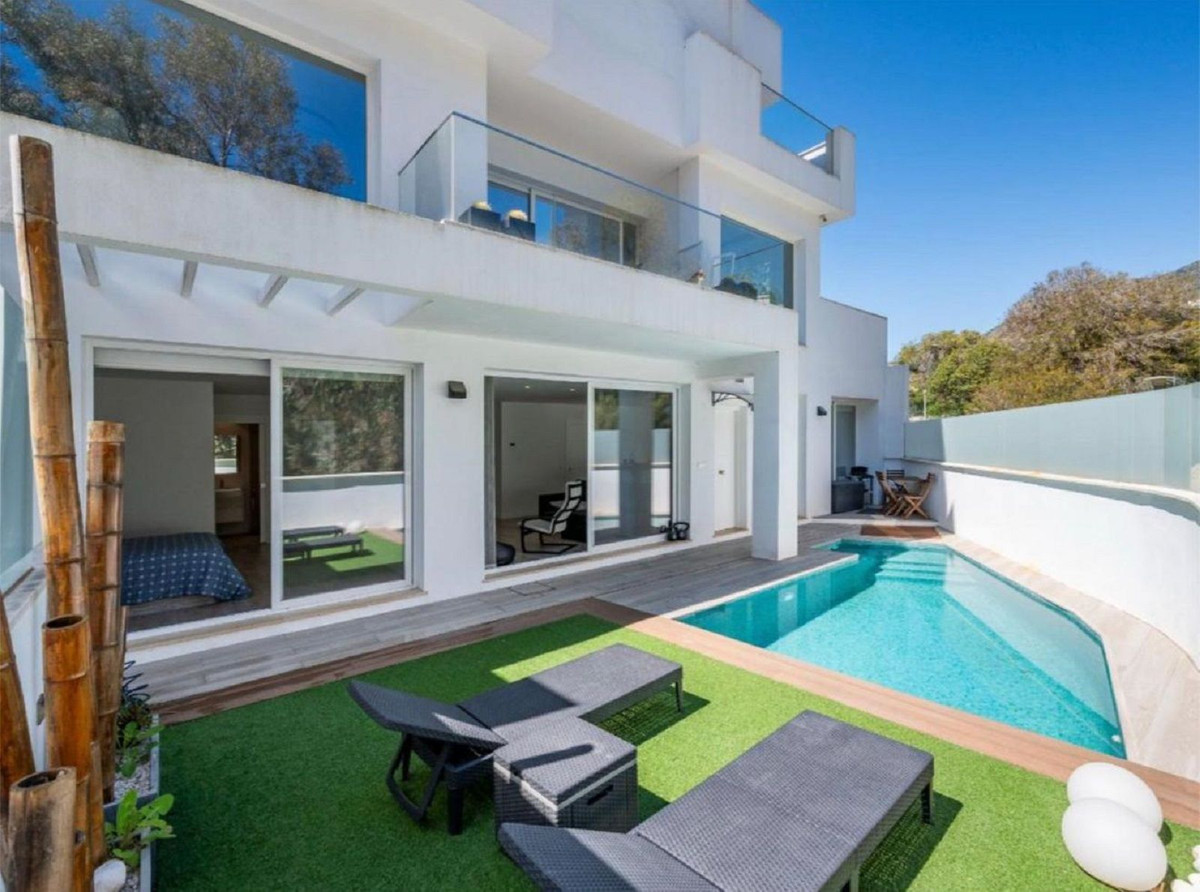 4 Bed Townhouse for sale in Benalmadena Costa Del Sol, Málaga, Spain