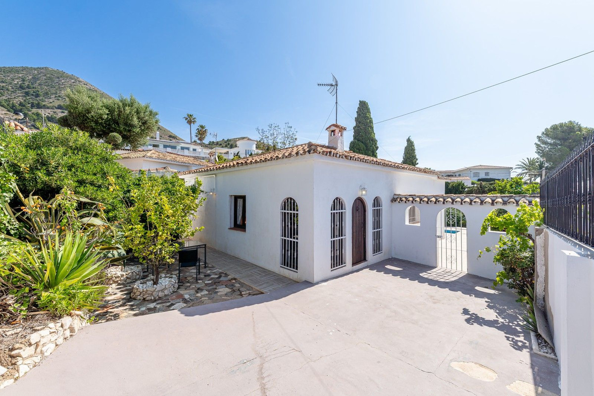 3 Bed Townhouse for sale in La Capellania Costa Del Sol, Málaga, Spain