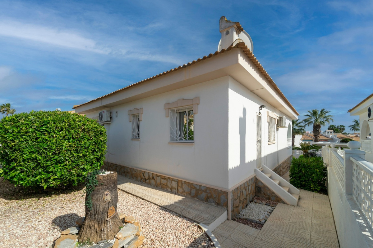 2 Bed Townhouse for sale in Benijofar Costa Blanca, Alicante, Spain