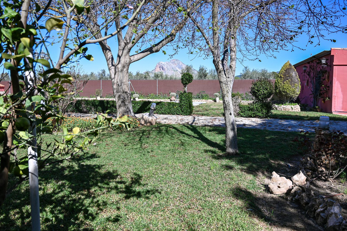 Se vende Finca - Cortijo de 2 dormitorios en Costa Del Sol, Málaga, España