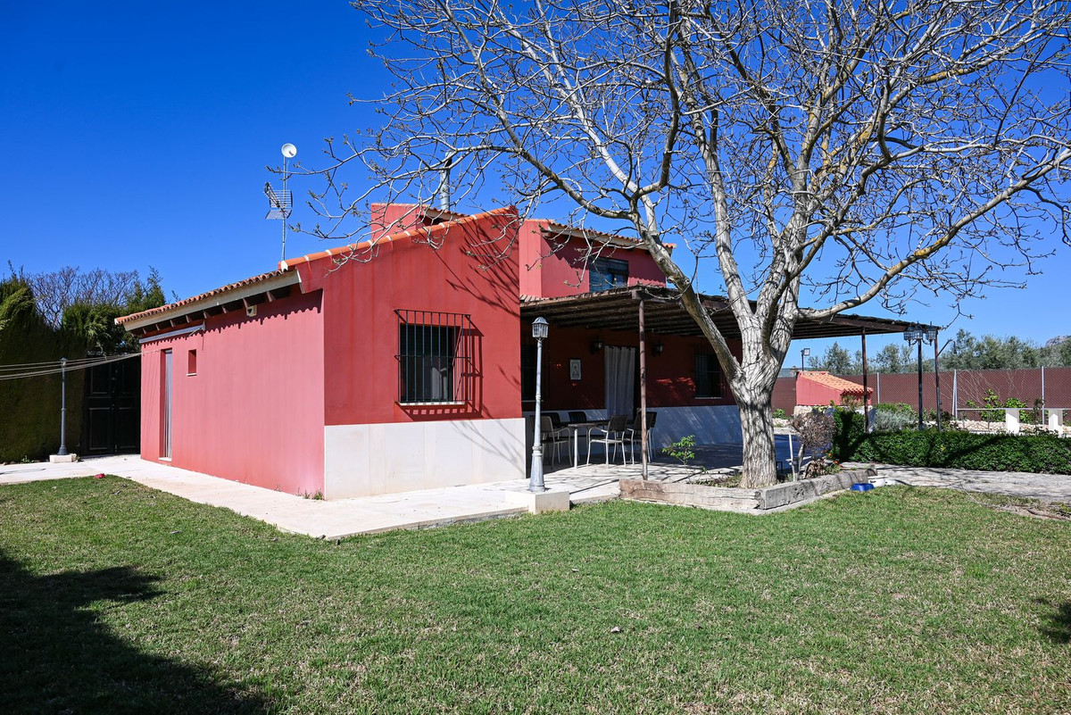 Se vende Finca - Cortijo de 2 dormitorios en Costa Del Sol, Málaga, España