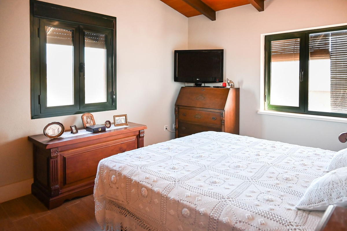 Se vende Finca - Cortijo de 2 dormitorios en Costa Del Sol, Málaga, España