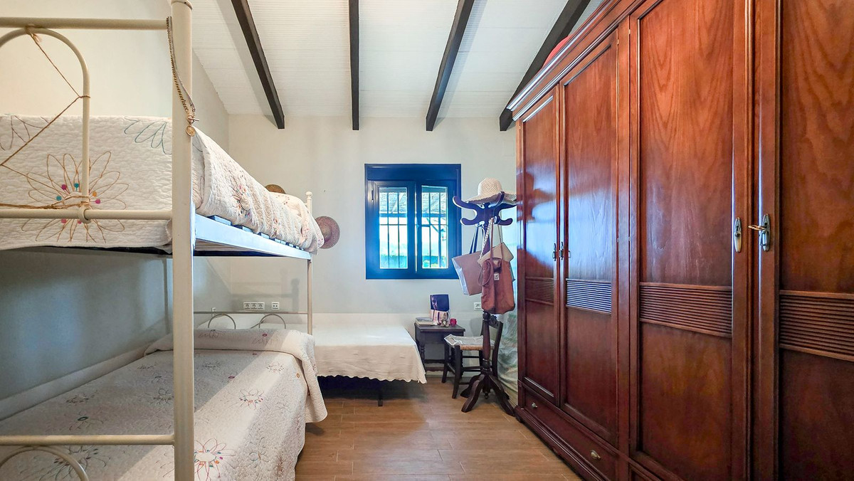 Se vende Finca - Cortijo de 2 dormitorios en Costa Del Sol, Málaga, España