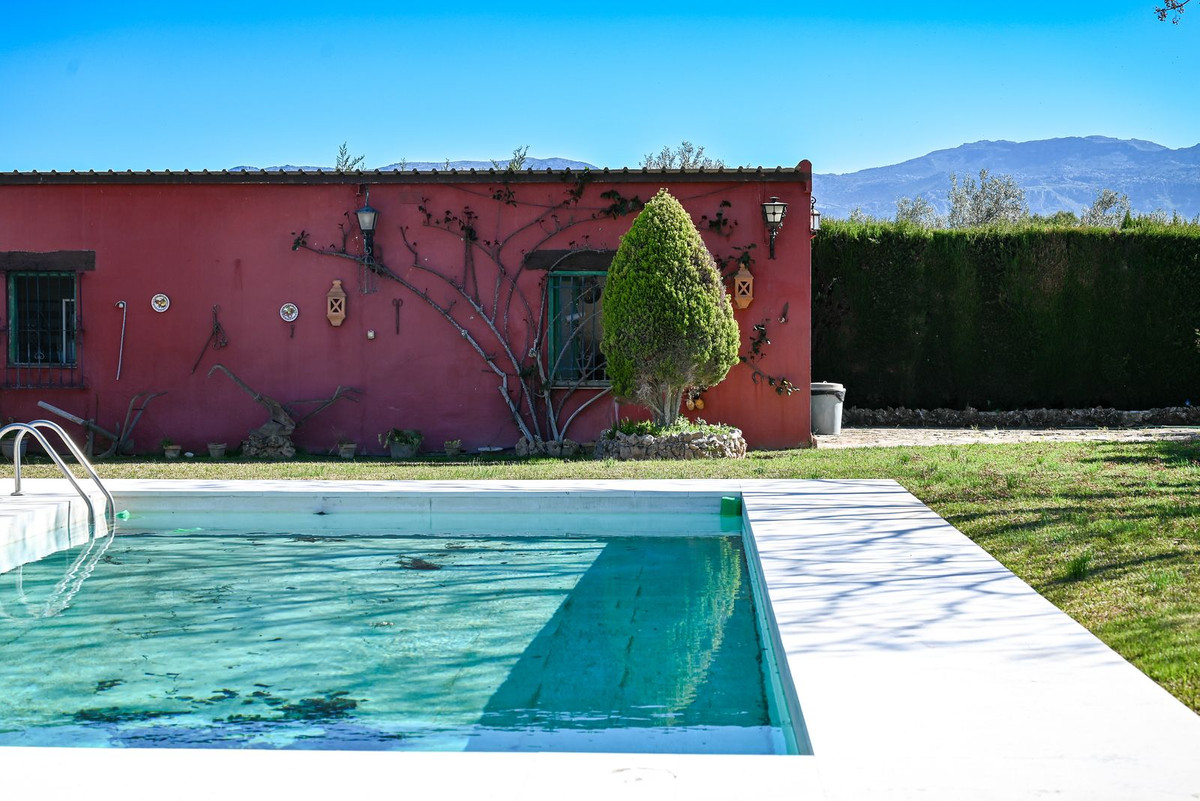 Se vende Finca - Cortijo de 2 dormitorios en Costa Del Sol, Málaga, España