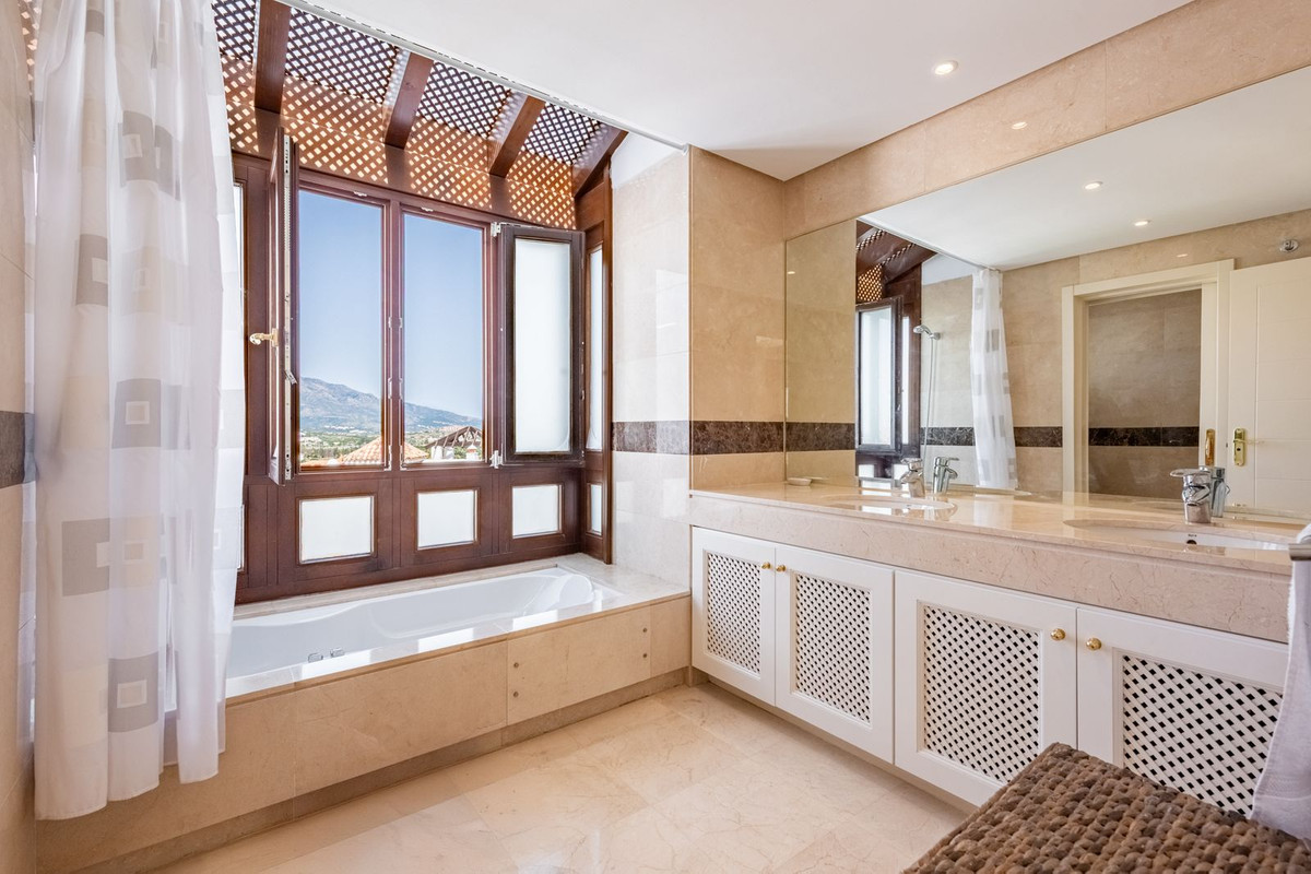 3 Bed Apartment for sale in Atalaya Costa Del Sol, Málaga, Spain