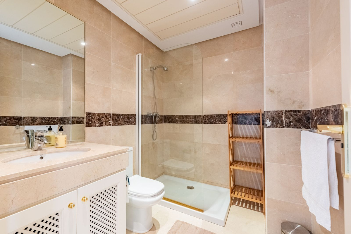 3 Bed Apartment for sale in Atalaya Costa Del Sol, Málaga, Spain