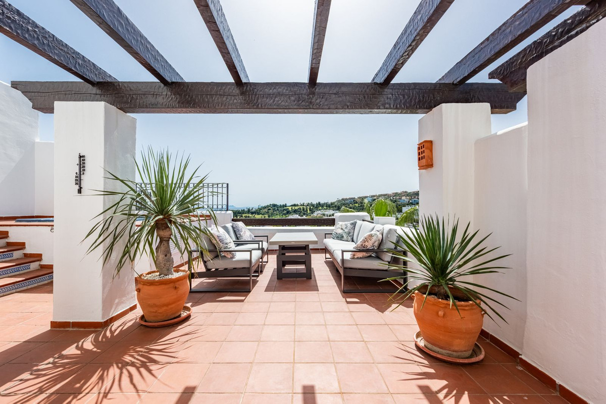 3 Bed Apartment for sale in Atalaya Costa Del Sol, Málaga, Spain