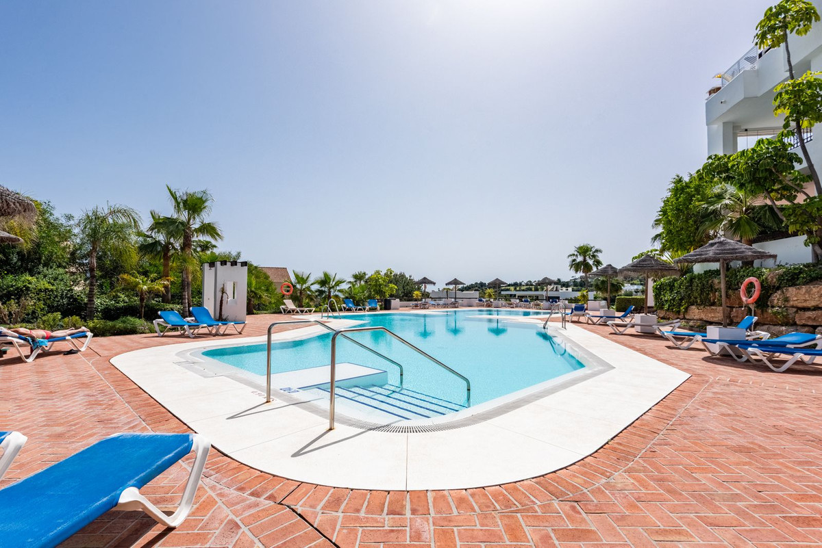 3 Bed Apartment for sale in Atalaya Costa Del Sol, Málaga, Spain