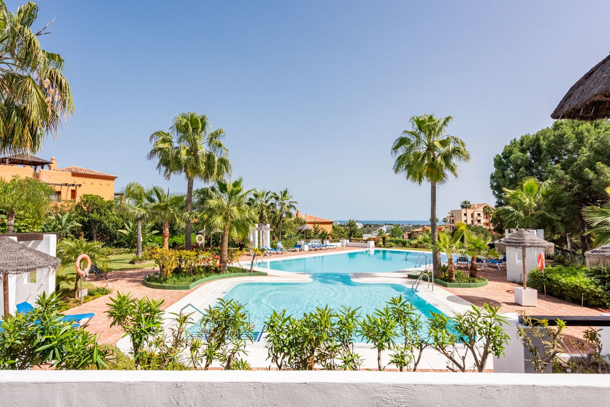 3 Bed Apartment for sale in Atalaya Costa Del Sol, Málaga, Spain