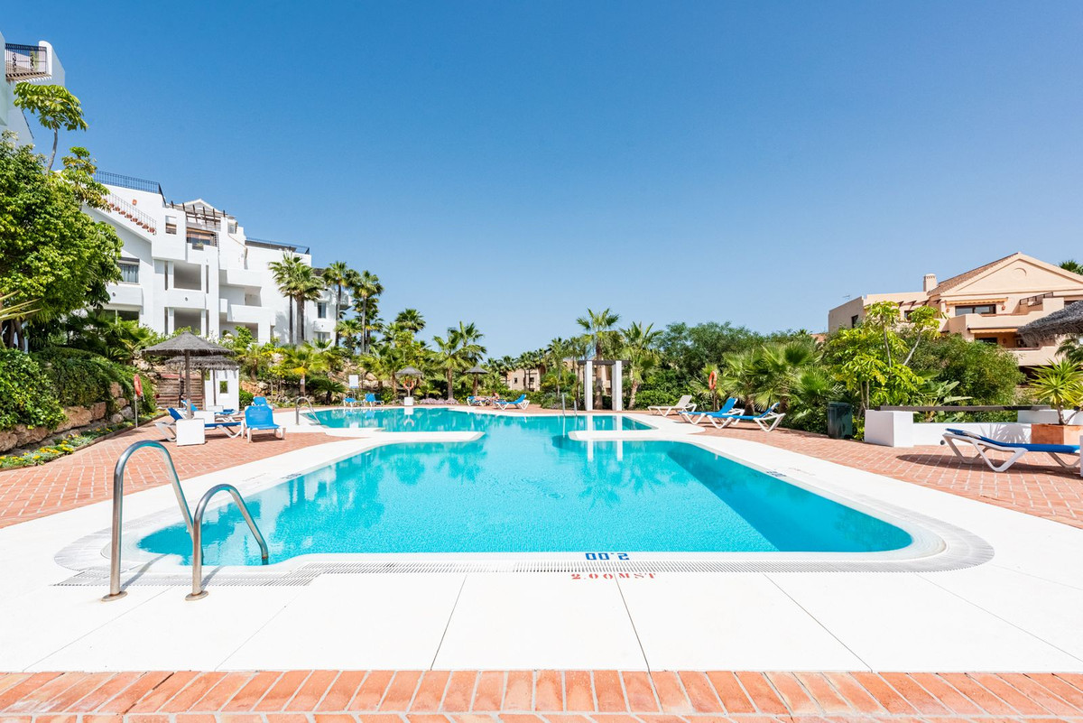 3 Bed Apartment for sale in Atalaya Costa Del Sol, Málaga, Spain
