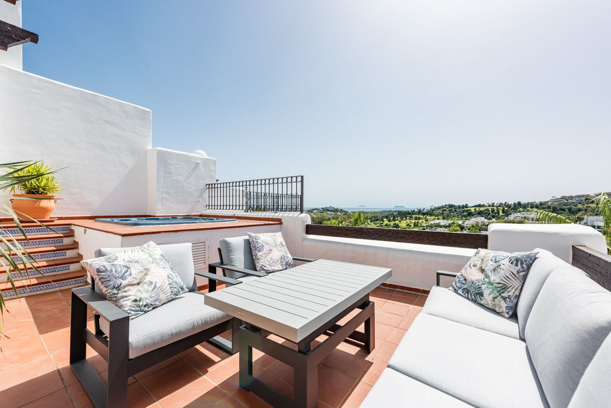 3 Bed Apartment for sale in Atalaya Costa Del Sol, Málaga, Spain