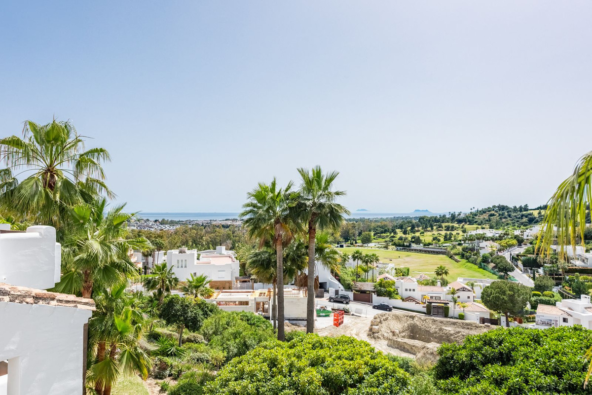 3 Bed Apartment for sale in Atalaya Costa Del Sol, Málaga, Spain