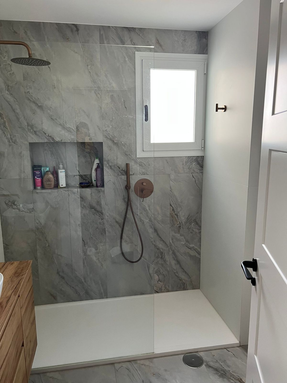 2 Bed Apartment for sale in The Golden Mile Costa Del Sol, Málaga, Spain