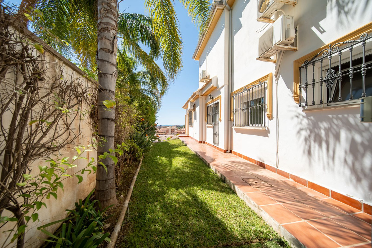 4 Bed Townhouse for sale in Torreblanca Costa Del Sol, Málaga, Spain