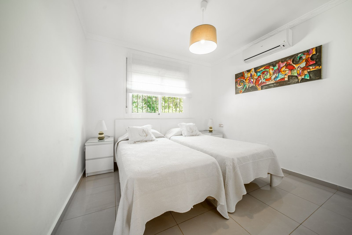 4 Bed Townhouse for sale in Torreblanca Costa Del Sol, Málaga, Spain